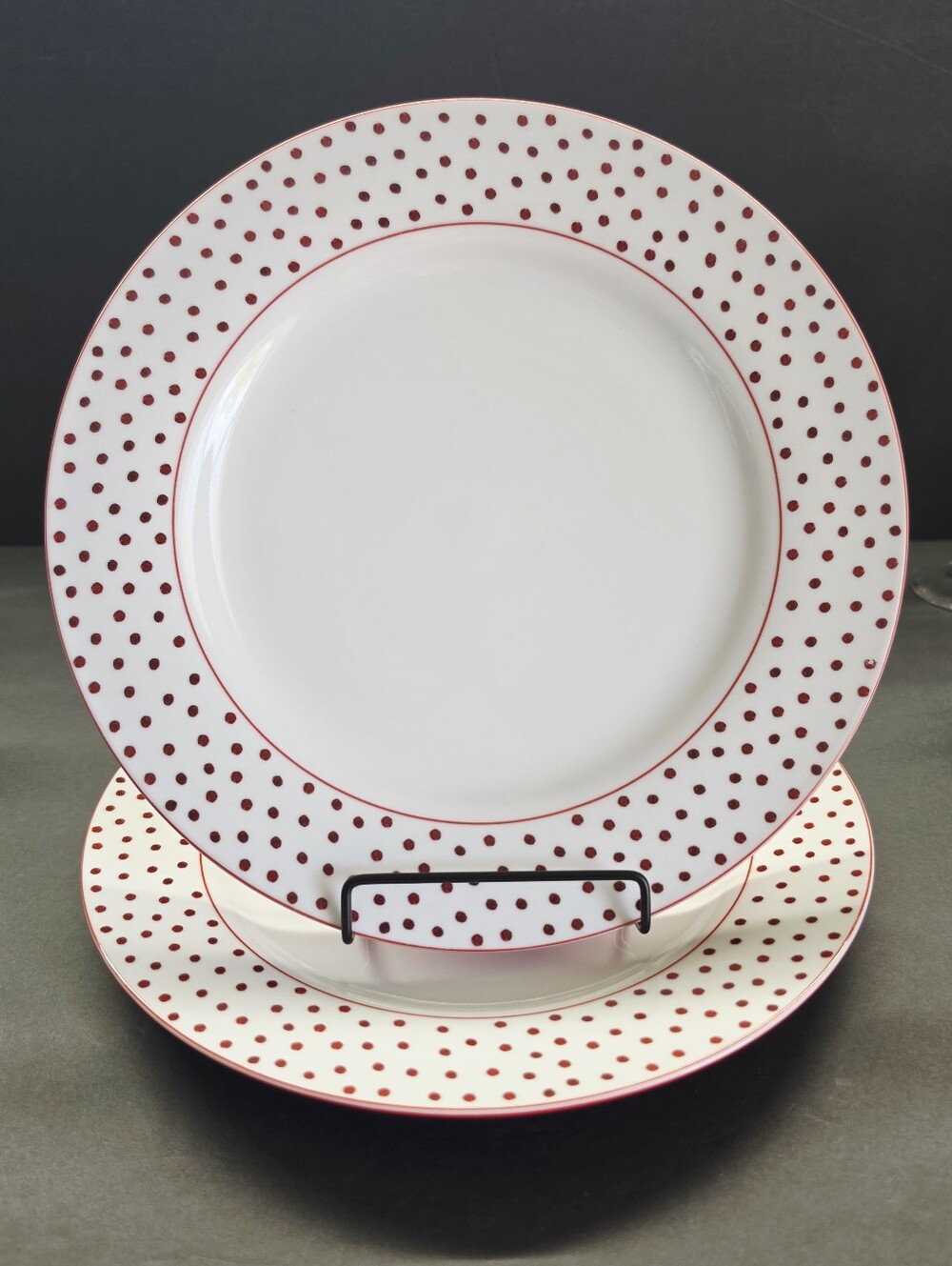 2-Little St. Nick by Oneida Dinner Plates Red Polkadots On White  Valentine